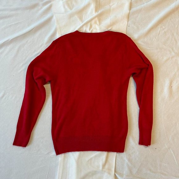 v neck red sweater made in USA. 100% orlon acrylic tagged L. best fits - Picture 3 of 3